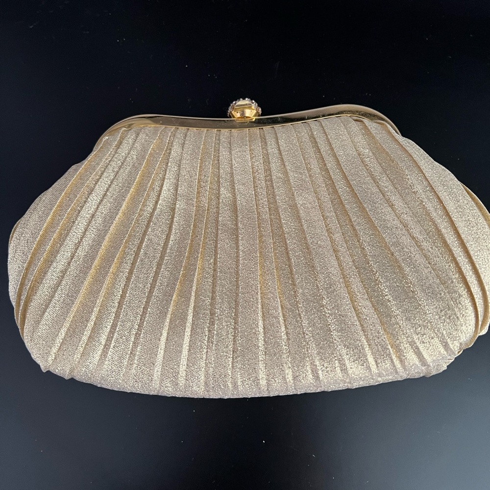 Gorgeous evening clutch. Worn once. Excellent condition.